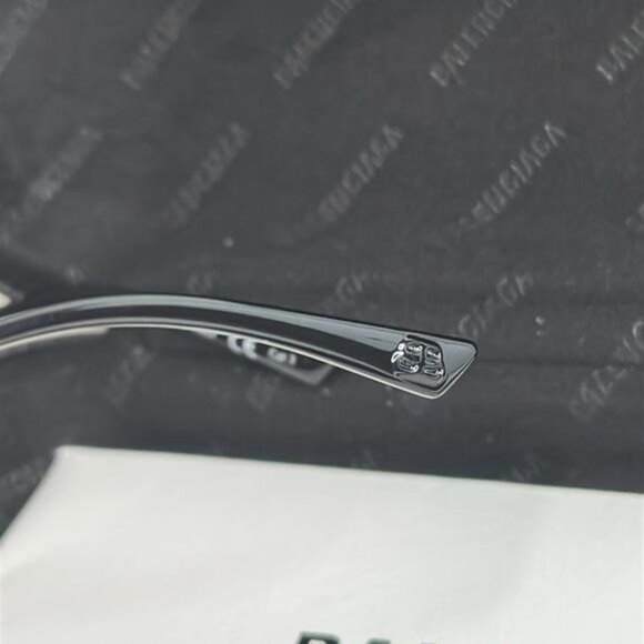 ?- New Authentic Balenciaga BB0093S 001 Curve Cat Sunglasses – Black